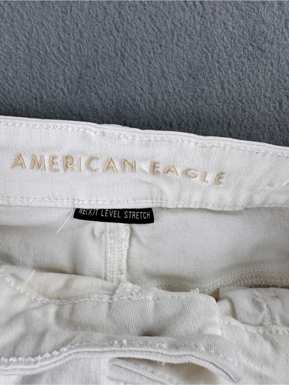 American‎ Eagle Next Level Stretch White Distressed Denim Mini Skirt Women's 10